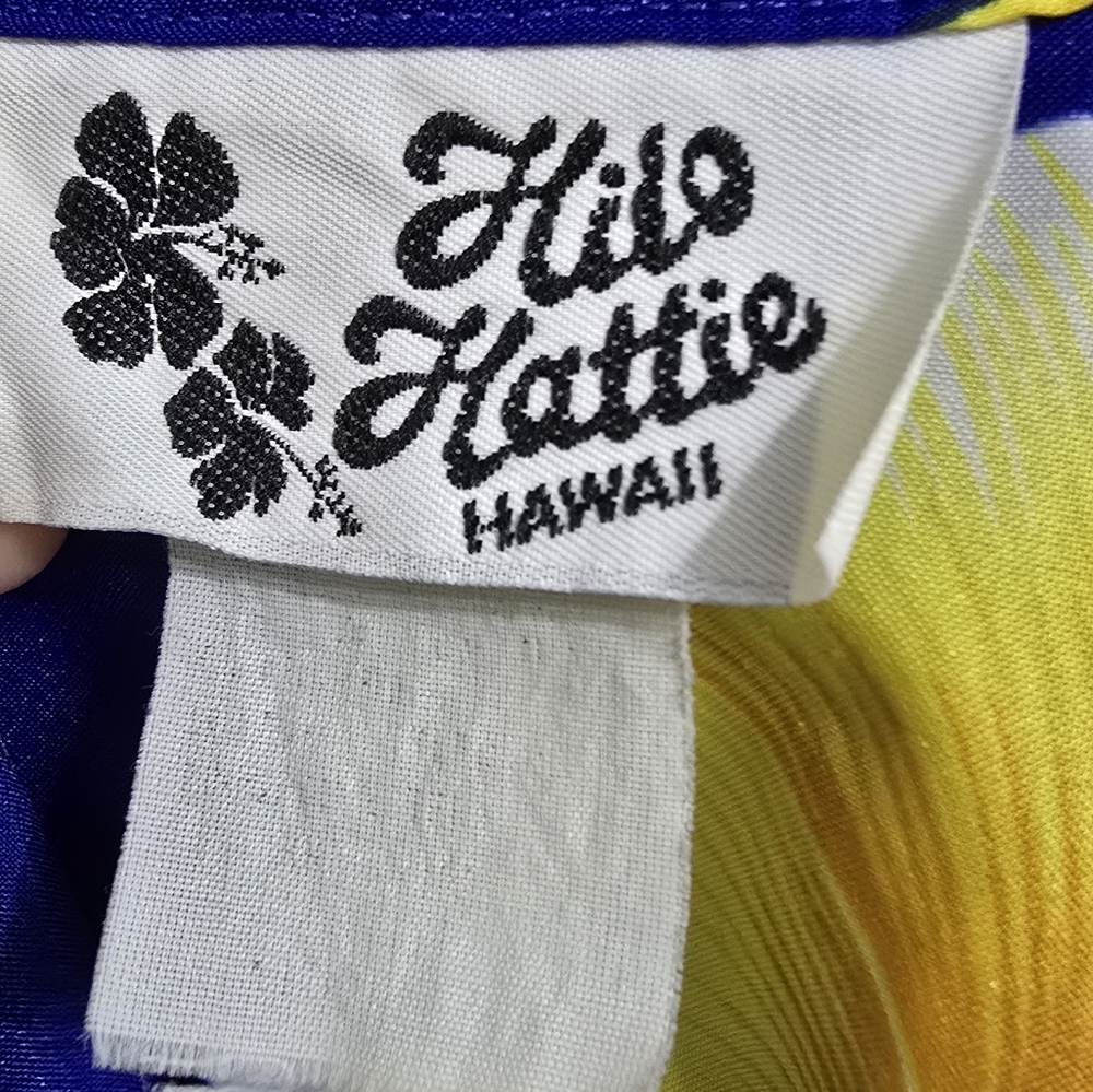 HILO HATTIE Vintage Hawaiian Button-up Shirt Men's Size Large - Picture 2 of 6